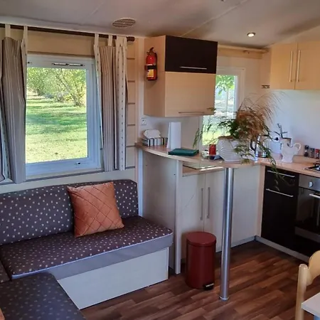 Mobil-home Des Autruches *